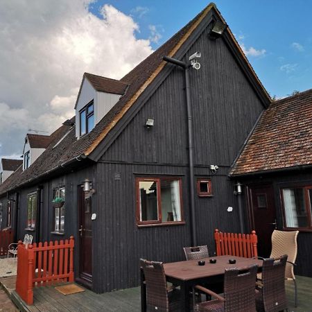 Chalet Cottages Streatley  Екстериор снимка