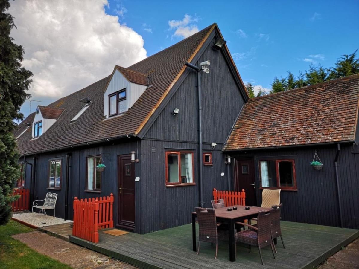 Chalet Cottages Streatley  Екстериор снимка